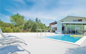 Pet Friendly Home In Stratincica With Wifi